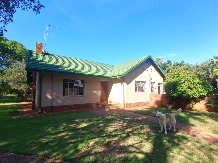 Commercial Property for Sale in Roodekopjes Ah North West